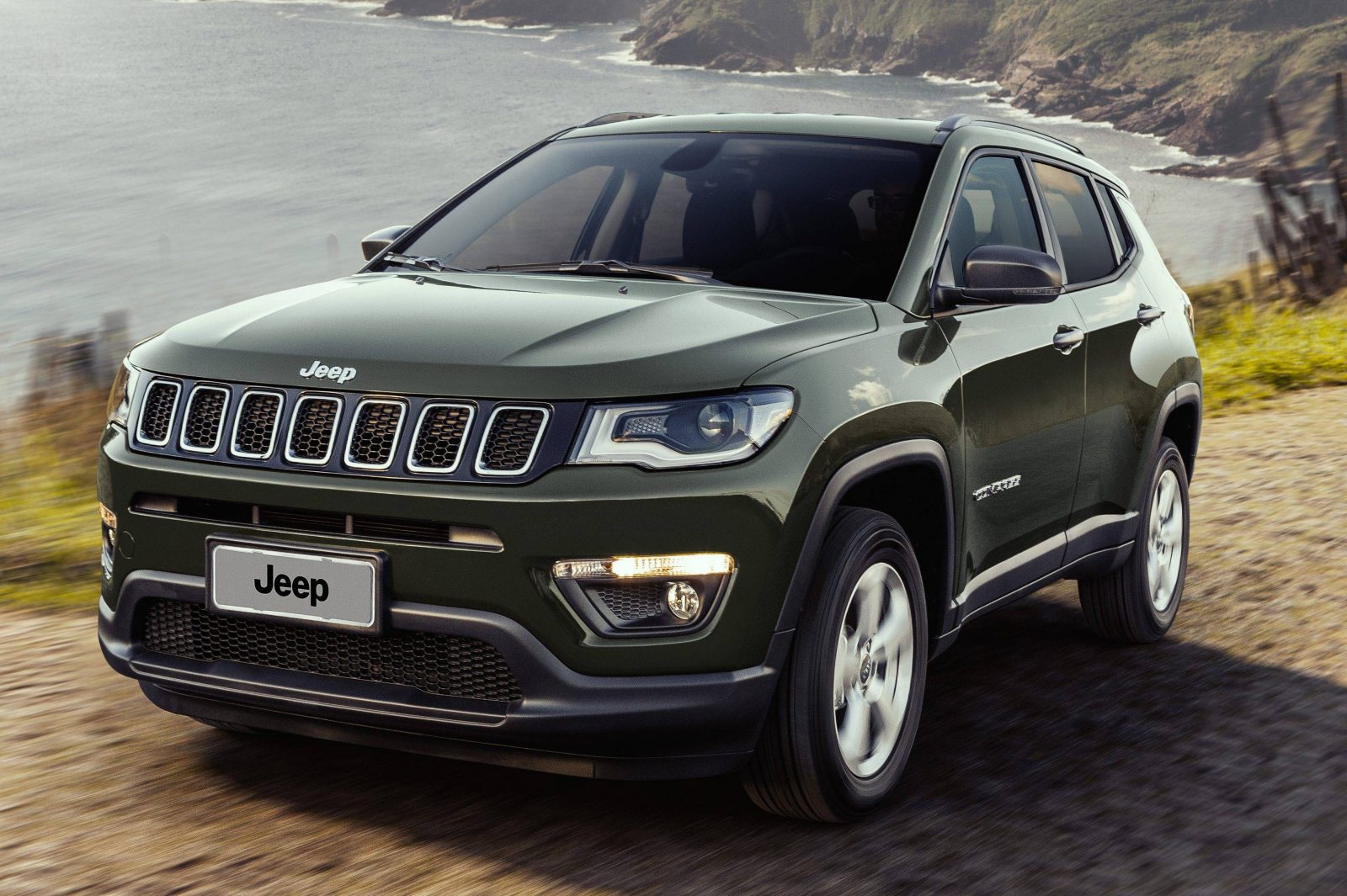 Recall Jeep chama 88.803 Compass por motor que pode desligar sozinho