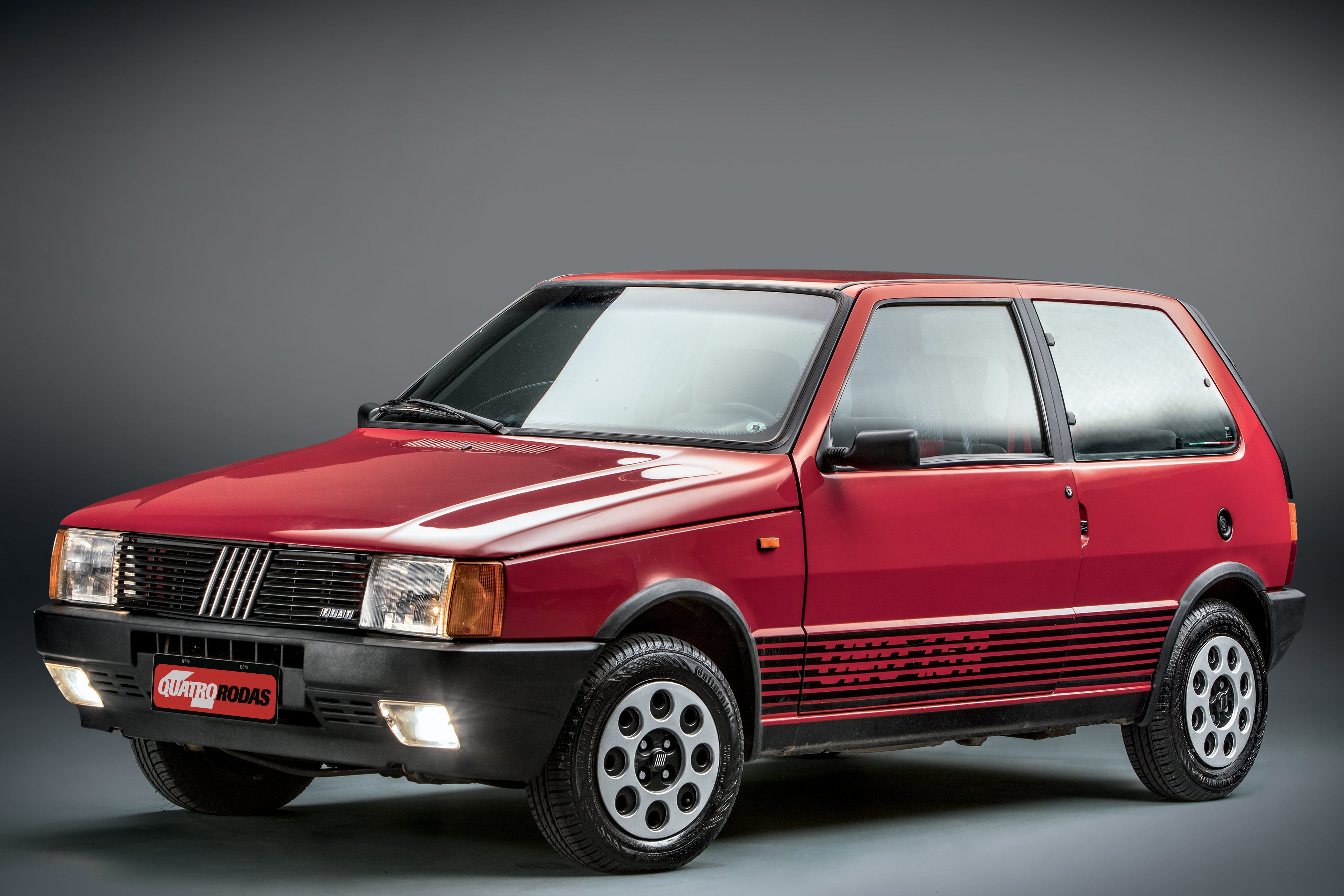 Clássicos Fiat Uno 1.5 R, o esportivo nacional mais